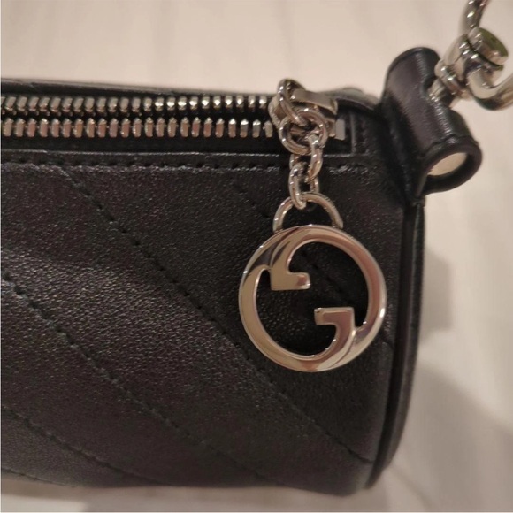 Gucci Black Leather Cylinder Bag - Picture 4 of 8